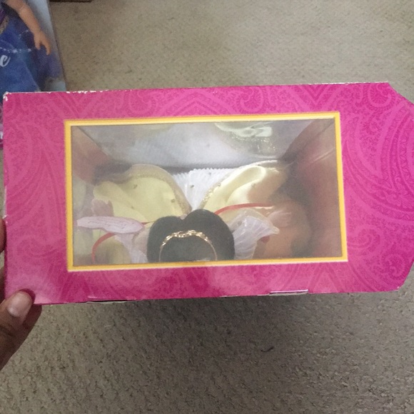 Enchanted Tales Snow White Porcelain Doll - Picture 5 of 5